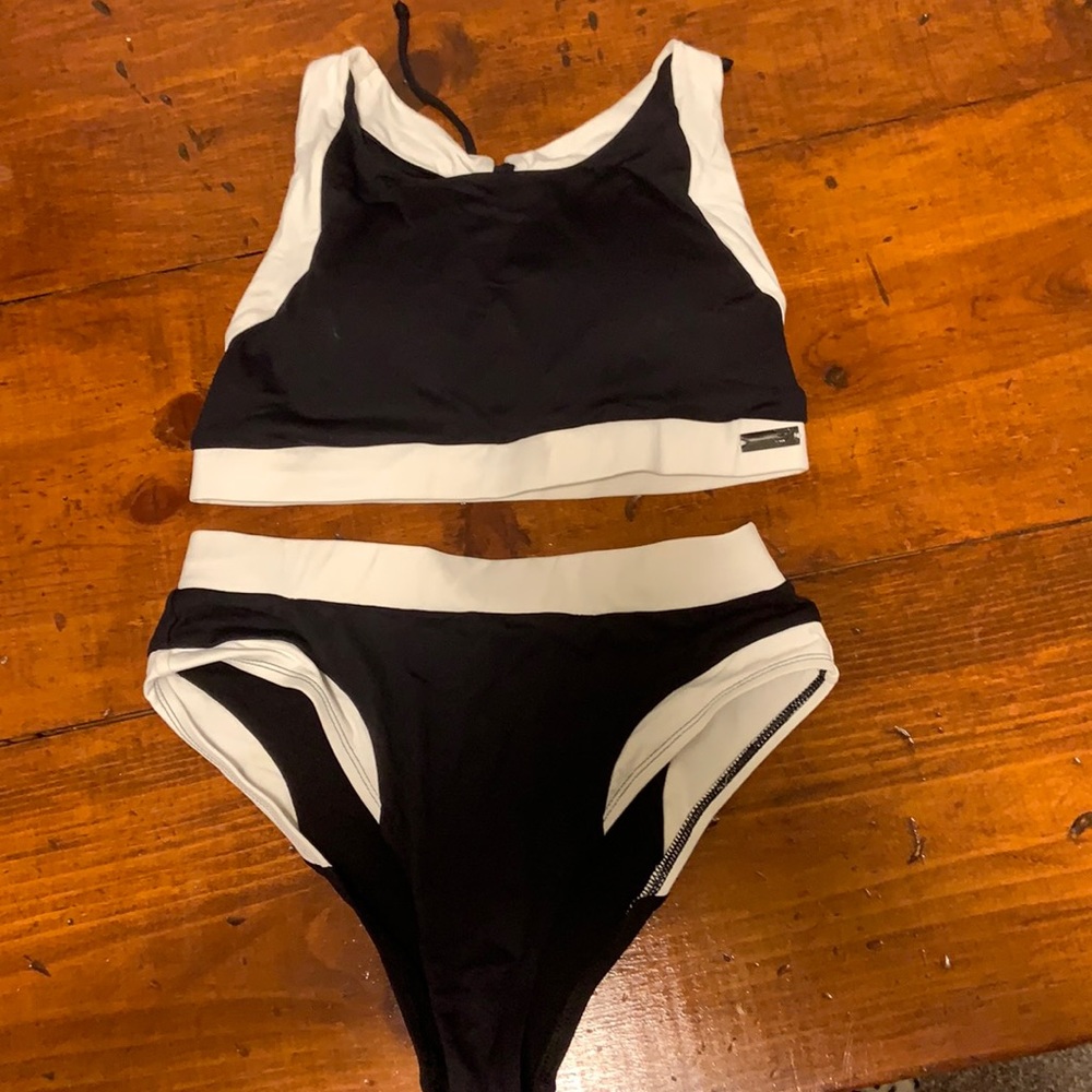 Gymshark women’s bikini set